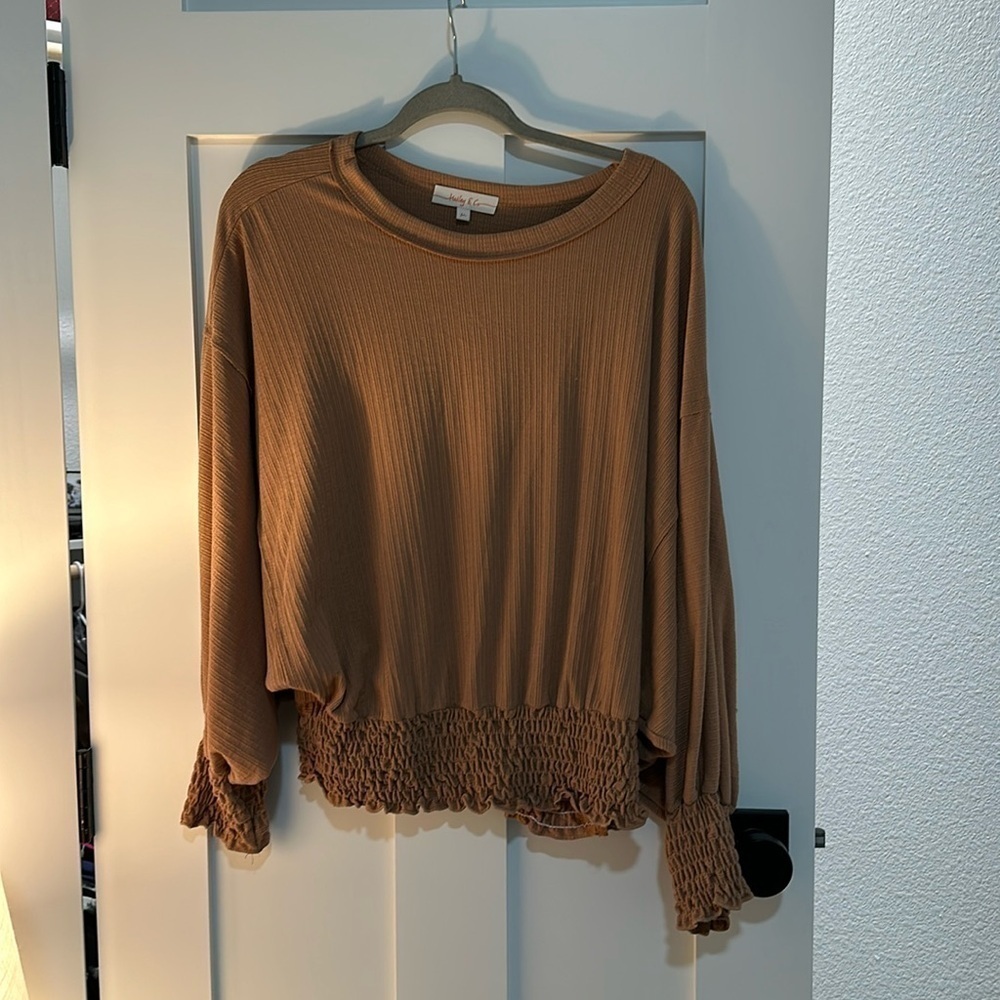 Hailey & Co Women's M Long Sleeve Smocked Bottom Top Caramel Brown Ribbed Casual
